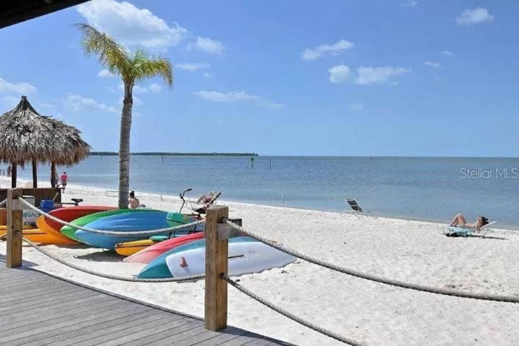 Manatee, Studio202, Beach Steps Away! Pool+Wifi รัสกิน ภายนอก รูปภาพ