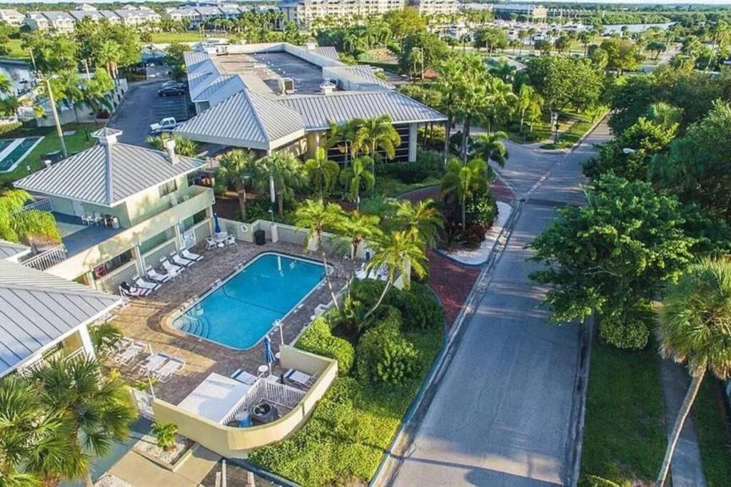 Manatee, Studio202, Beach Steps Away! Pool+Wifi รัสกิน ภายนอก รูปภาพ